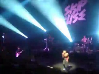 skip the use +shaka ponk "song2" de blur a l'olympia le 03/10/2012