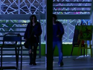 Lia e Dinho flagram o grafiteiro, mas não o reconhecem