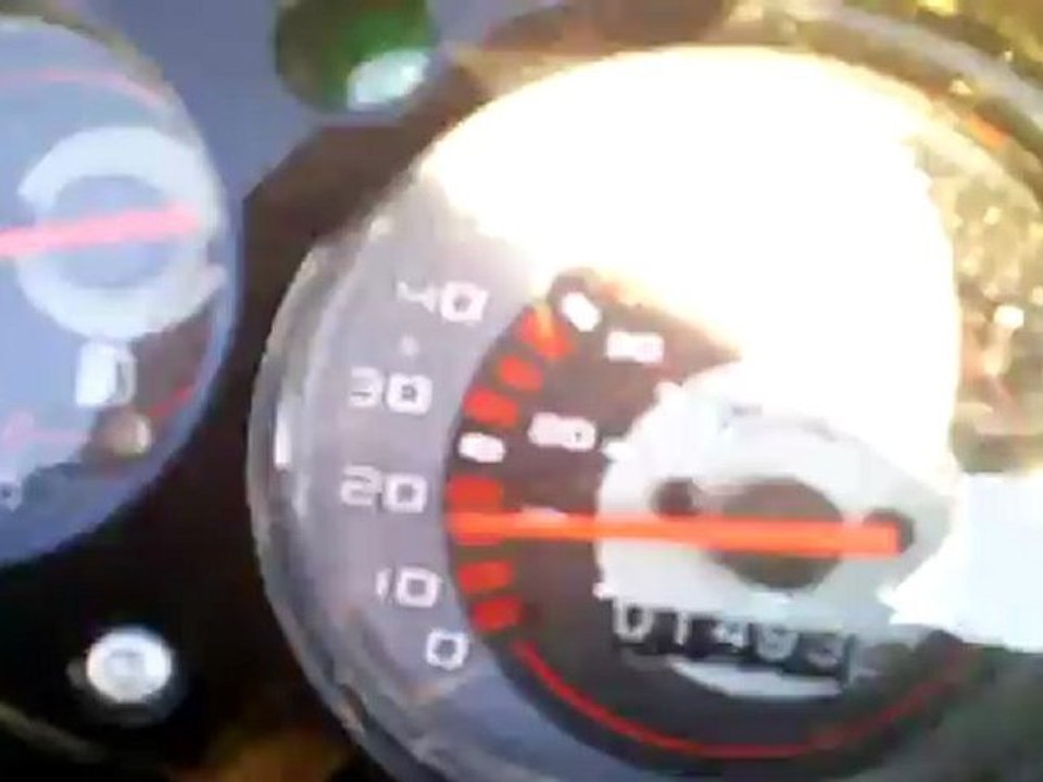 Vidéo0136ressort poussé violet du kit vario malossi mhr team, galets origine,gicleur 80, ressort embro +50%