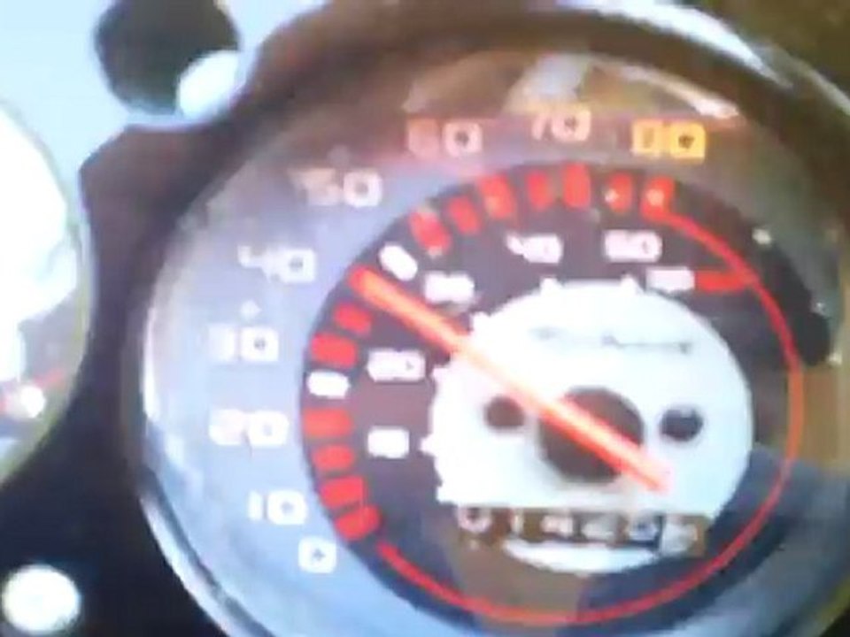 Vidéo0135ressort poussé violet du kit vario malossi mhr team, galets origine,gicleur 80, ressort embro +50%