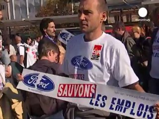 PSA workers protest at Paris Motor Show