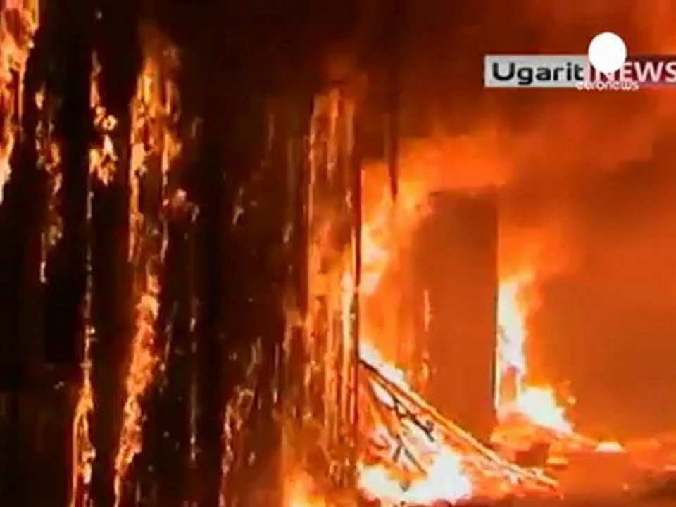 Bruciano i souk di Aleppo