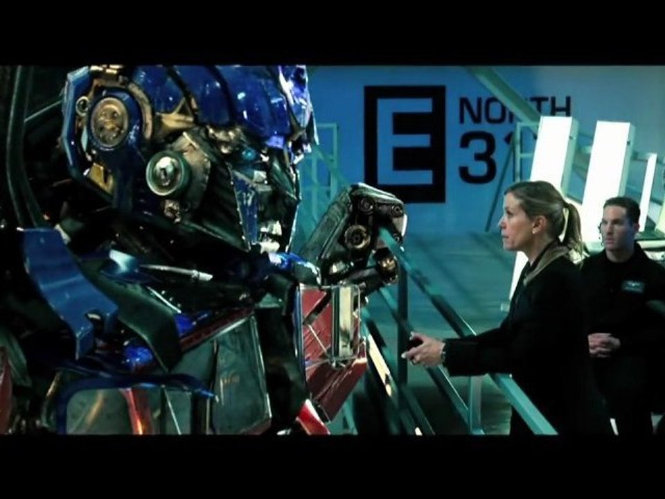 Transformers: Dark of the Moon starring Shia LaBeouf - Fan Reviews