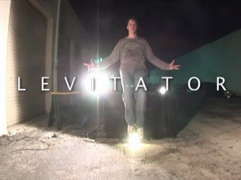 Levitator be Andrew Mayne (DVD) - Magic Trick