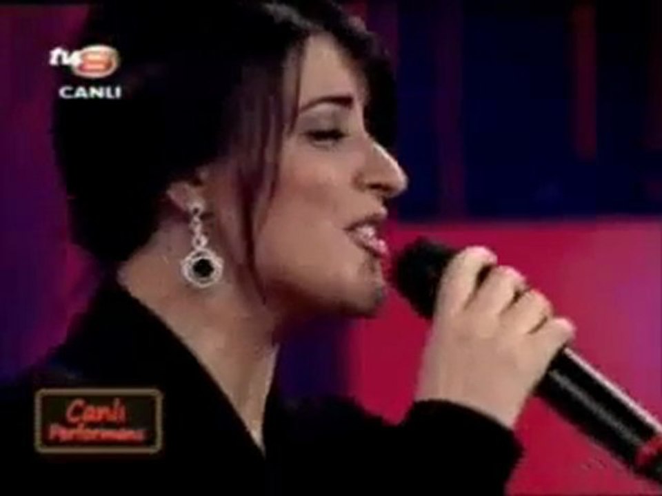 ZARA __Aşan bilir karlı dağın ardını..!!!