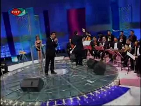 Zekai Tunca Bir sen kaldın içimde bir de o hatıralar