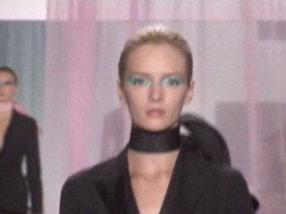 Dior designer shows first 'pret-a-porter'