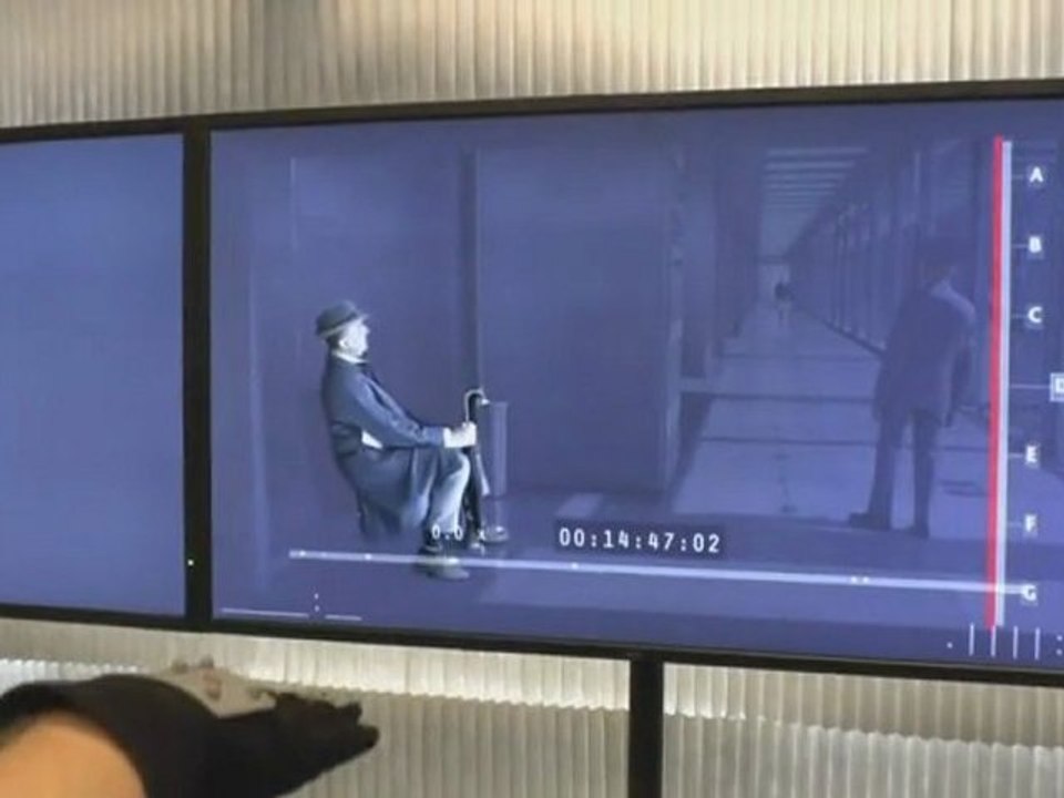 Minority Report Screen Technology