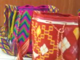 Venta de mochilas wayuu y bolsos wayuu originales en tejido crochet
