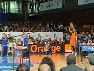 Gladyr y Gist ganan los concursos de triples y mates en la presentación de la Liga Endesa 2012-2013