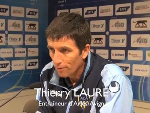 Réactions après la victoire de justesse d'Auxerre sur Arles/Avignon