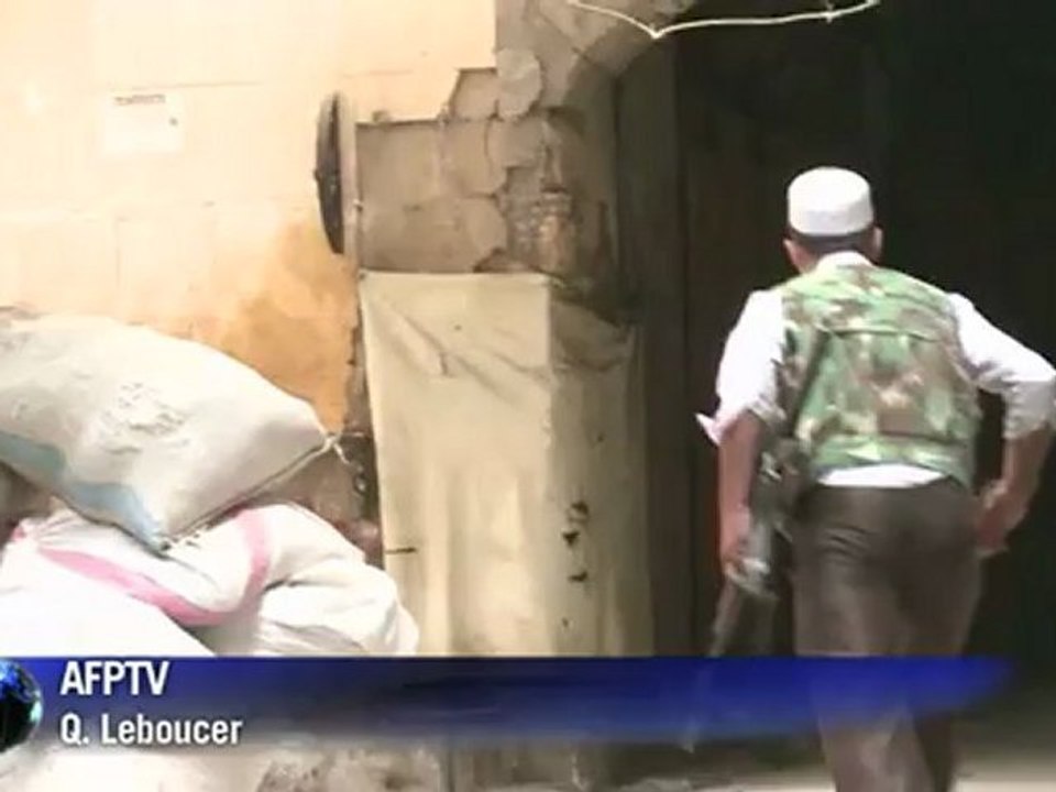 Violence rages around historic Aleppo souks