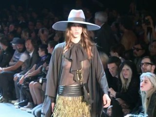 Pedro Lourenço brilha em Paris