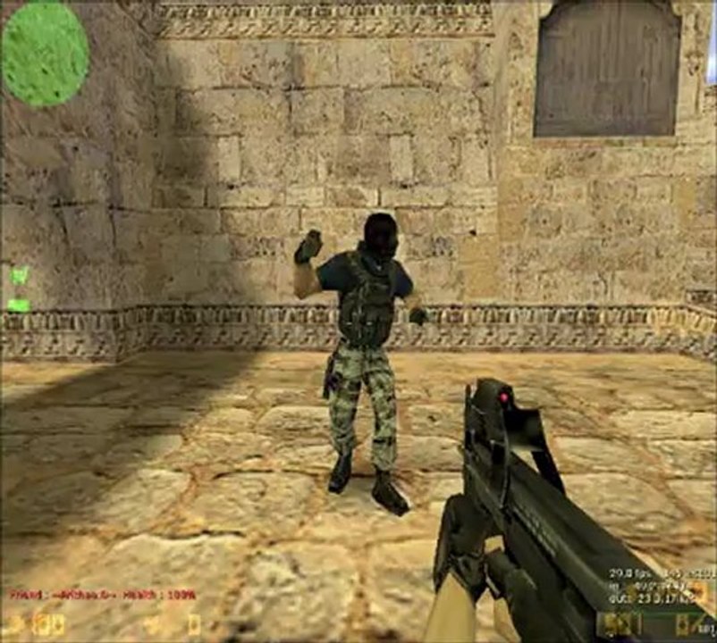 Aritha y Beto jugando CS