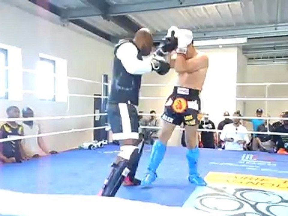 Interclub Muay Thaï Boxingclub Bagnolet du 30 septembre 2012 Alex r1