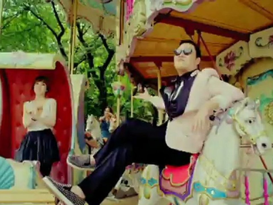 Flash mob Gangnam Style in Seoul