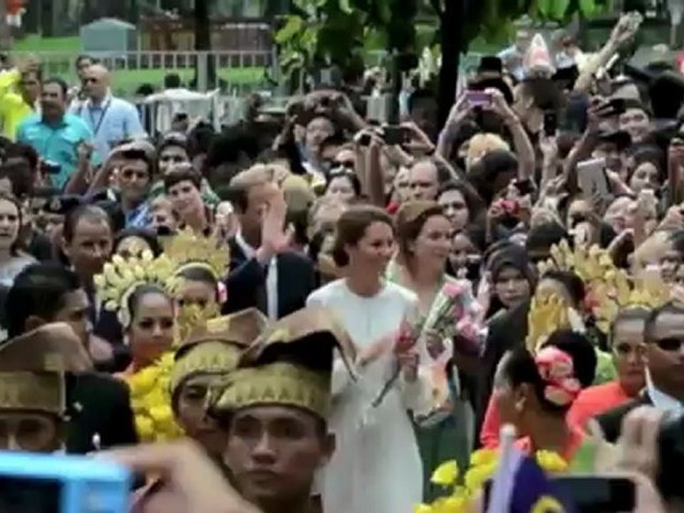 Celebrity Bytes: Ellie Goulding Worried About Ex's Reaction to New Album