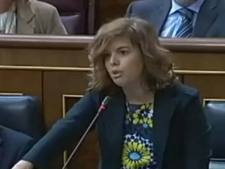 Soraya le echa en cara a Rodríguez la "sarta de prioridades" del PSOE