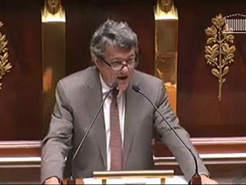 TSCG : le sketch de Jean-Louis Borloo à l'Assemblée