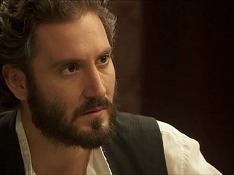 Su hijo no ha muerto. Míreme. Soy su hijo... soy Martín ESDPV