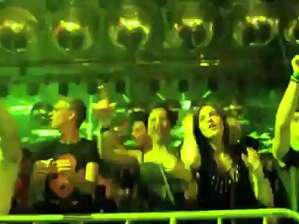 Headhunterz vs. Psyko Punkz - Disrespect