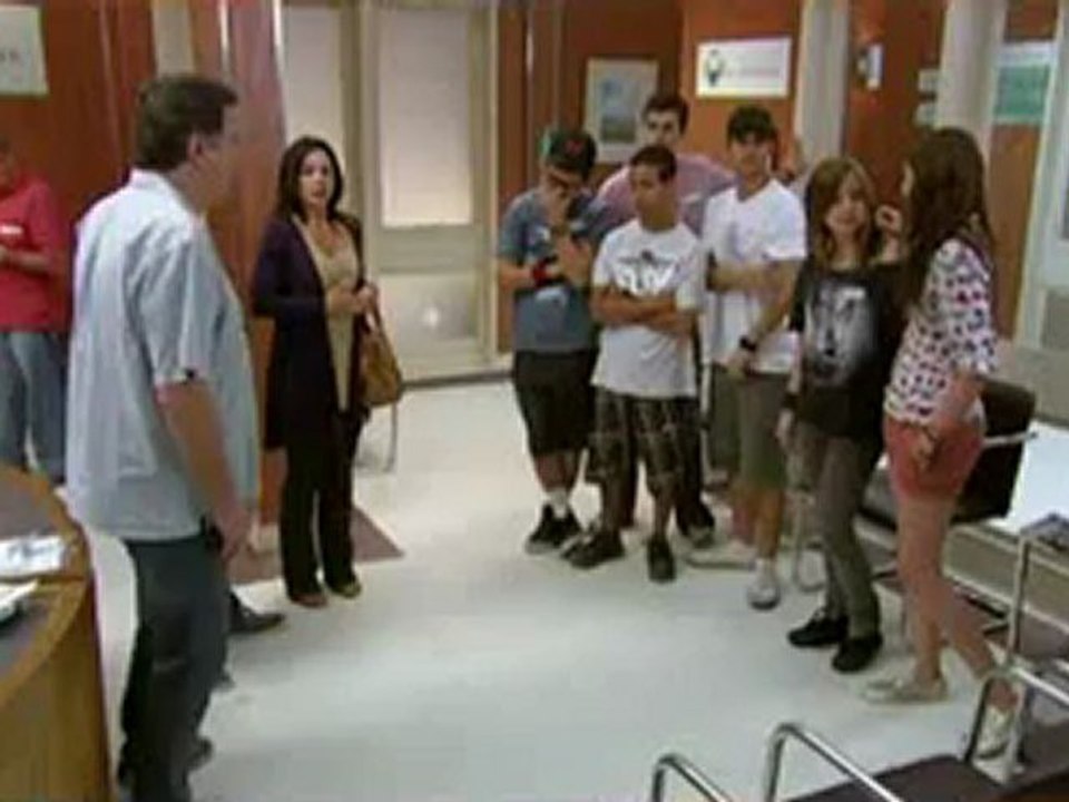 A História de Lia e Dinho - Cap. 35 ( Dinho beija Lia - Continuação )