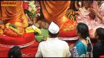 Exclusive - Amitabh Bachchan Visits Lalbagcha Raja
