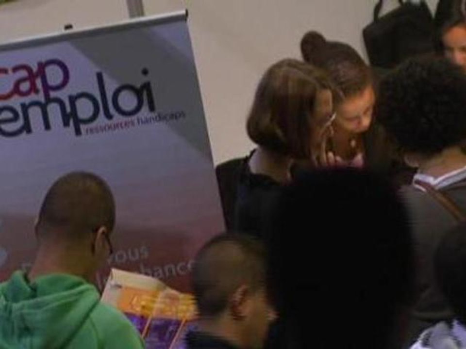France works to tackle youth unemployment