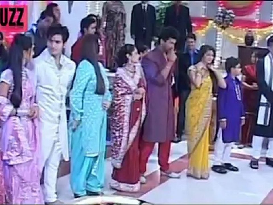 Jeevika LEAVES THE HOUSE & Manvi in Ek Hazaaron Mein Meri Behna Hain 28th September 2012