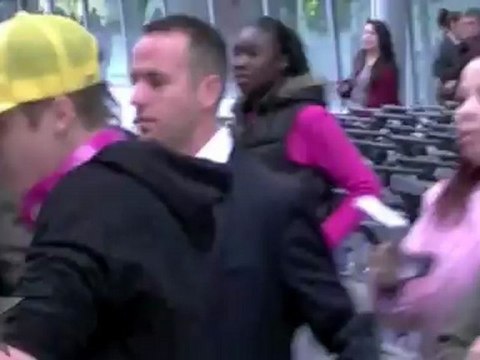 Justin Bieber THROWS UP on Stage in Arizona