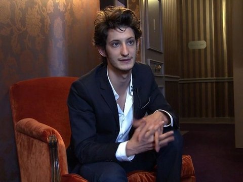 Cabourg 2012 : Pierre Niney parle des César et de Vingt ans d'écart avec Virgine Efira