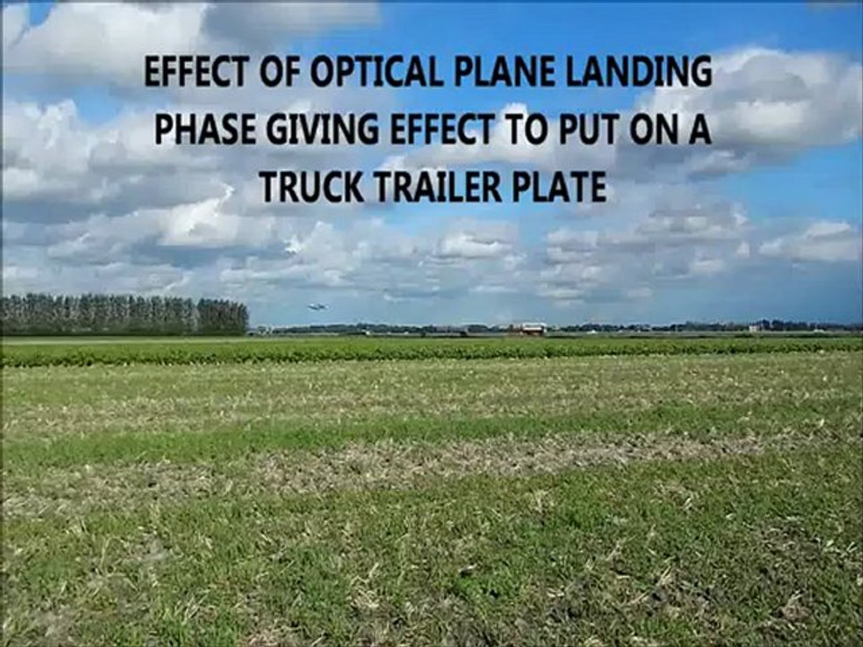 KLM AIRCRAFT LANDING 2012 09 28 03 15 PM