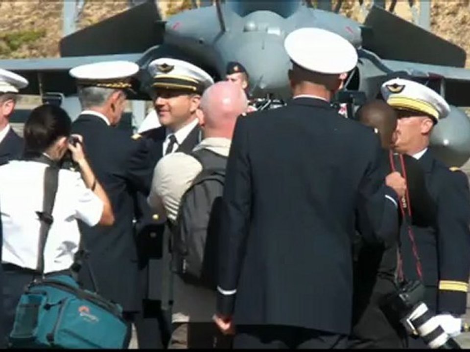 70 ans Normandie-Niemen: extraits de la revue des troupes et des remises de décorations