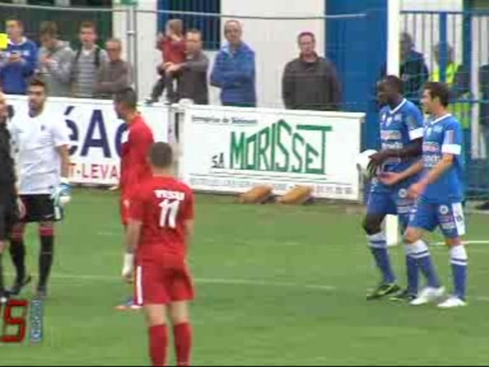 Football : Le Poiré-sur-Vie s'impose face au Paris FC (2-0)