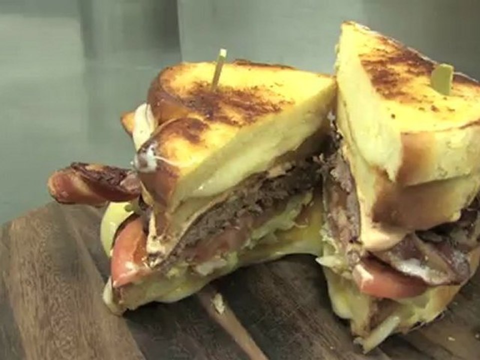 Grilled Cheese Burger
