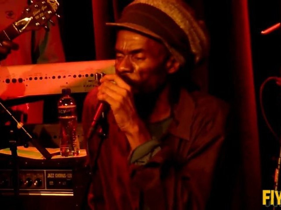 Israel Vibration - "Far Away"