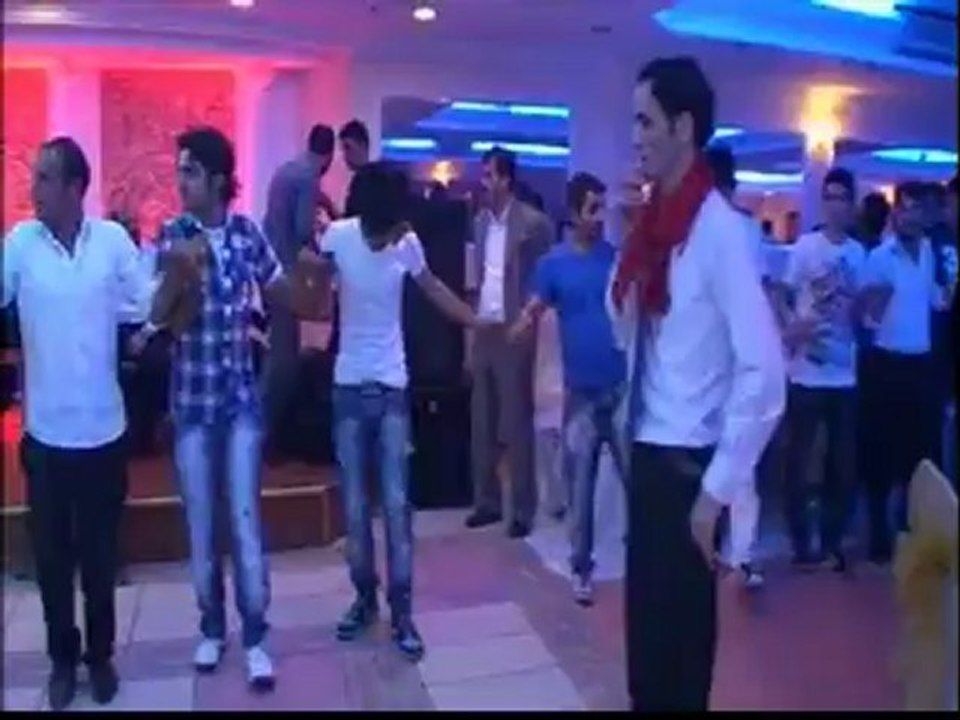 MİSTEFA BAZÎDÎ & HEME HACİ   imparator`ların düeti  iyi dinlemer ....parti 2.