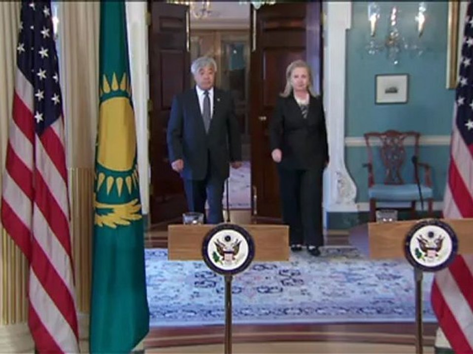 Clinton vows to answer all questions on Libya attack