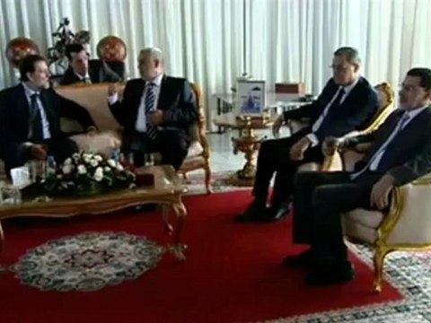 Rajoy defiende sus planes económicos desde Marruecos