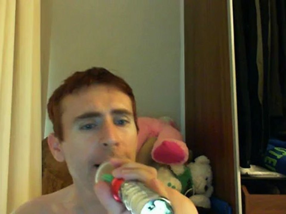 Wiwi égratigne "club foot" de Kasabian