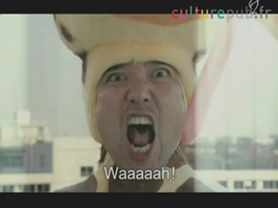Weirdos bulding highest giraffe ever