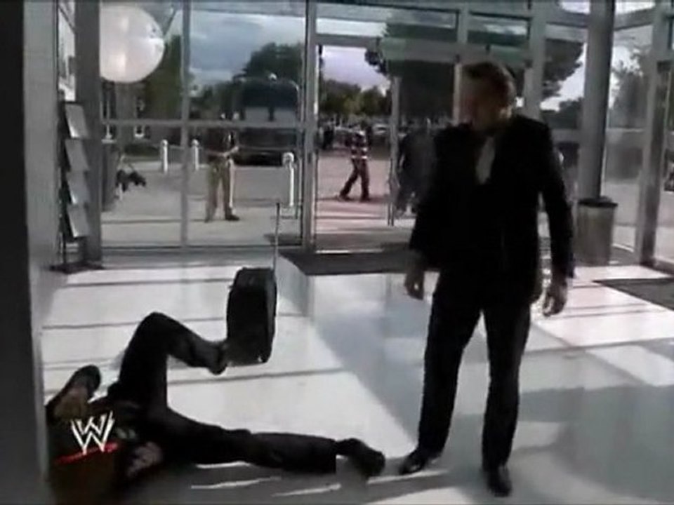 Richie Steamboat Attacks Kassius Ohno