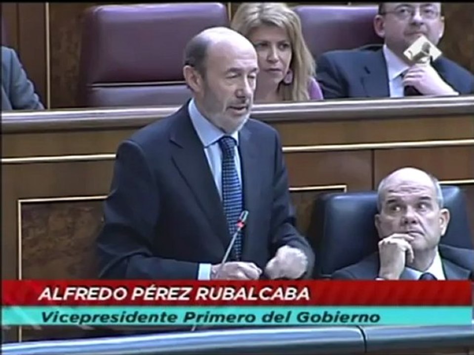 Rubalcaba nervioso en el Congreso: "Bazofia de ETA es lo que ha traído usted hoy"