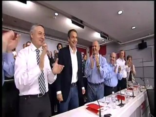 El Comité Federal del PSOE ovaciona a José Luis Rodríguez Zapatero.