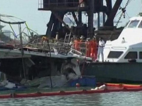 Hong Kong mourns victims of ferry collision