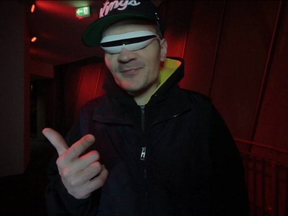 NEUE Electro SINGLE - Flashmaster Ray 'Roboter Musik' OUT NOW!
