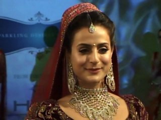 Ameesha Patel Signed For 'Singh Sahab The Great' Opposite Sunny Deol - Bollywood Hot [HD]