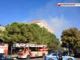 TG 04.10.12 Incendio a Bari, tre squadre dei Vigili del Fuoco lo stanno domando // VIDEO