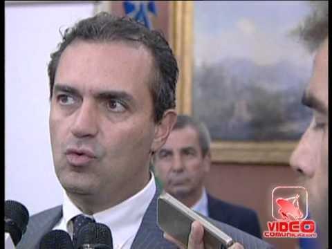 Napoli - De Magistris, via i camorristi dalle Vele di Scampia (04.10.12)