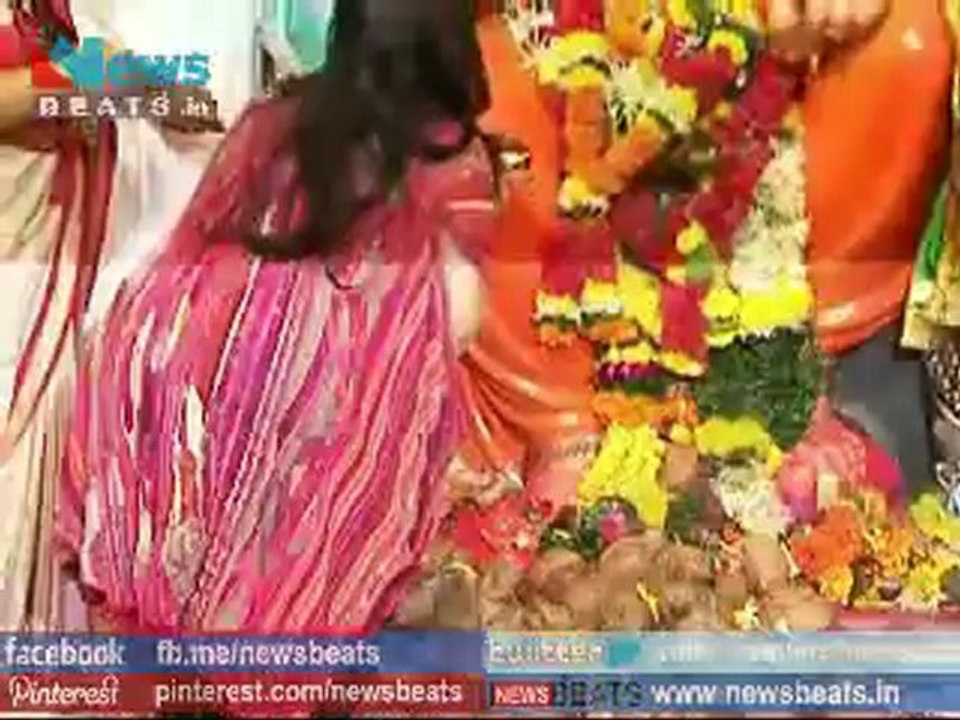 Shilpa Shetty at Andheri Cha Raja Ganpati 2012 Darshan
